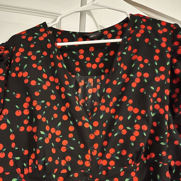 HALF SLEEVE V NECK CHERRY RUSHED DRESS - Picture 2 of 5